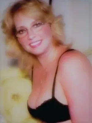 Intimacy with an Attractive Mature Woman