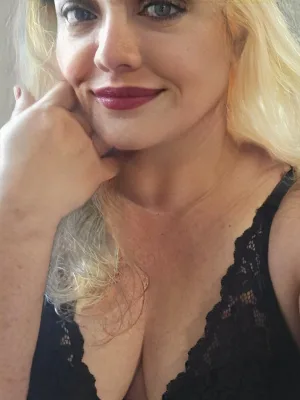 Let\'s do naughty things behind my husband\'s back