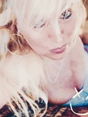 Country cougar cockold  trailer trash