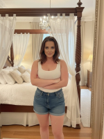 CURVY TROPHY WIFE MOMMY DEE DEE