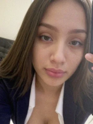 Latina girl 18y